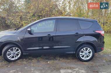 Внедорожник / Кроссовер Ford Escape 2017 в Чернигове