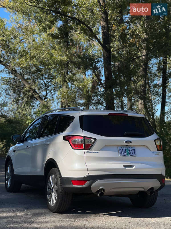 Внедорожник / Кроссовер Ford Escape 2017 в Кременчуге