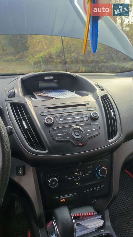 Внедорожник / Кроссовер Ford Escape 2017 в Чернигове
