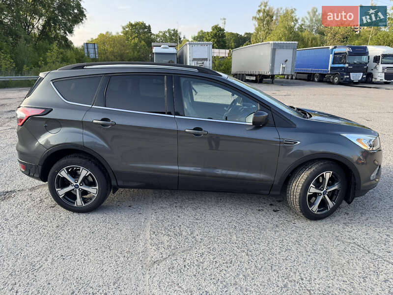 Внедорожник / Кроссовер Ford Escape 2016 в Львове
