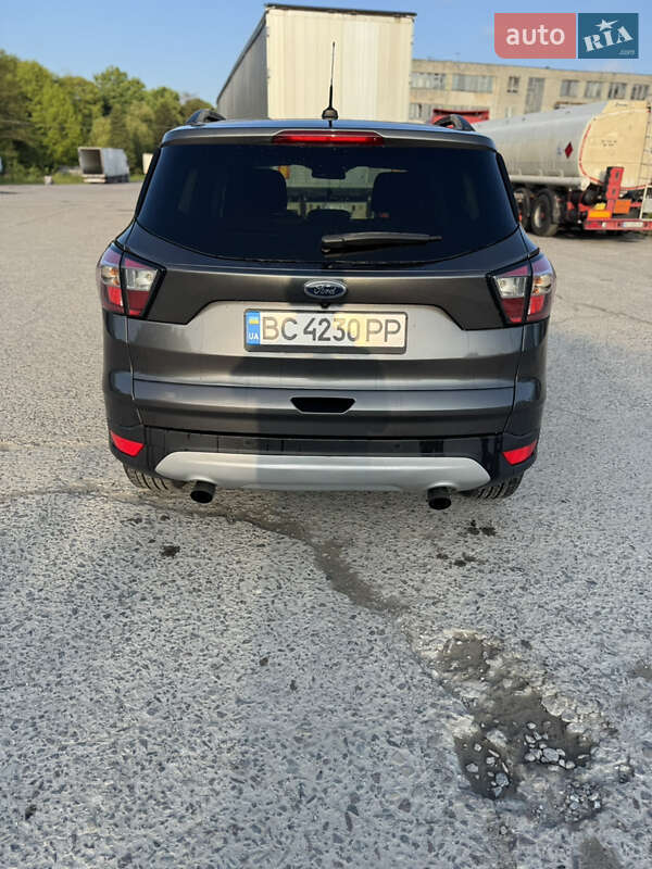 Внедорожник / Кроссовер Ford Escape 2016 в Львове