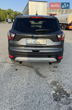 Внедорожник / Кроссовер Ford Escape 2016 в 