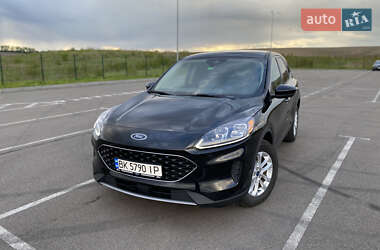 Внедорожник / Кроссовер Ford Escape 2020 в 