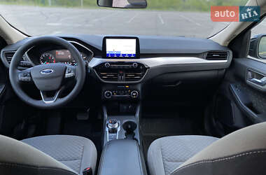 Внедорожник / Кроссовер Ford Escape 2020 в 