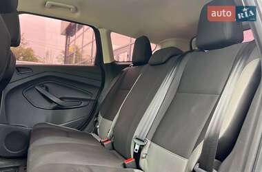 Внедорожник / Кроссовер Ford Escape 2016 в 