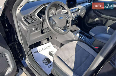 Внедорожник / Кроссовер Ford Escape 2022 в 