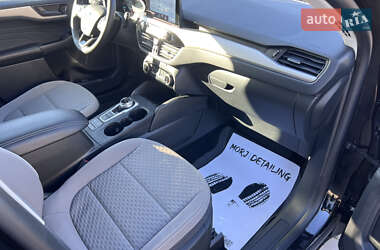 Внедорожник / Кроссовер Ford Escape 2022 в 