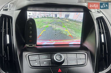 Внедорожник / Кроссовер Ford Escape 2019 в 