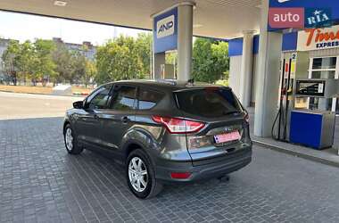 Внедорожник / Кроссовер Ford Escape 2016 в 