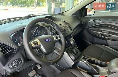 Внедорожник / Кроссовер Ford Escape 2016 в 