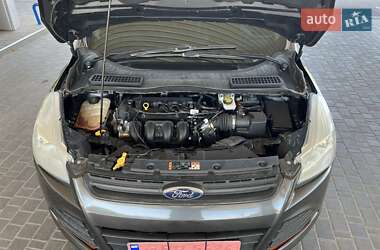 Внедорожник / Кроссовер Ford Escape 2016 в 