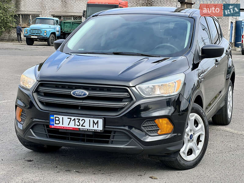 Внедорожник / Кроссовер Ford Escape 2017 в 