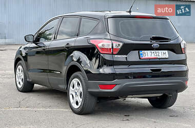 Внедорожник / Кроссовер Ford Escape 2017 в 