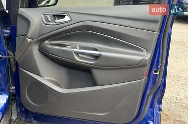 Внедорожник / Кроссовер Ford Escape 2015 в 