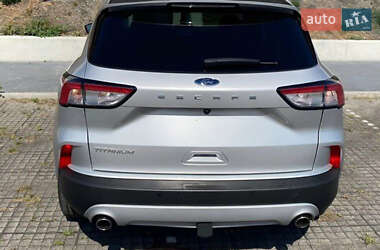 Внедорожник / Кроссовер Ford Escape 2020 в 