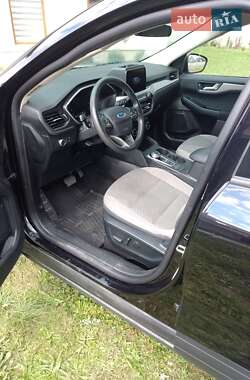 Внедорожник / Кроссовер Ford Escape 2019 в 