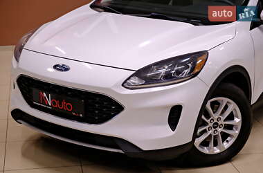 Внедорожник / Кроссовер Ford Escape 2021 в 