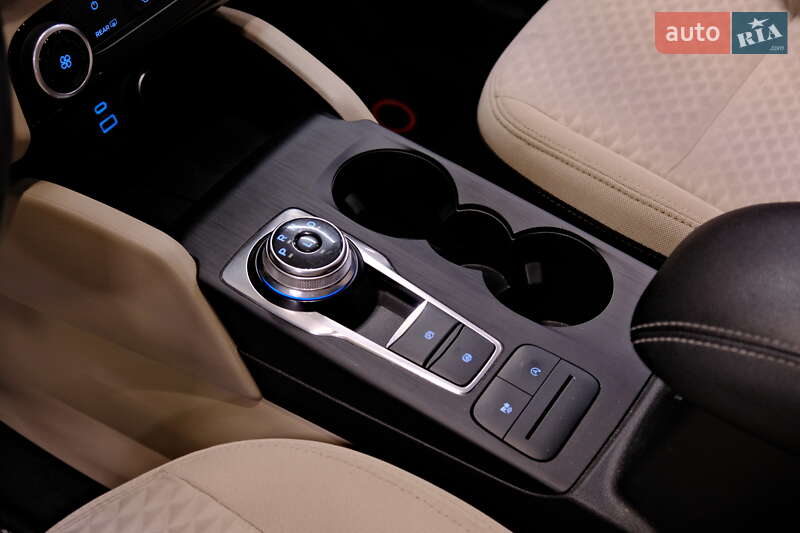 Внедорожник / Кроссовер Ford Escape 2021 в Одессе