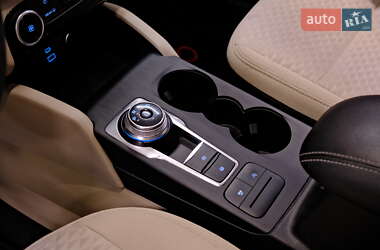 Внедорожник / Кроссовер Ford Escape 2021 в 