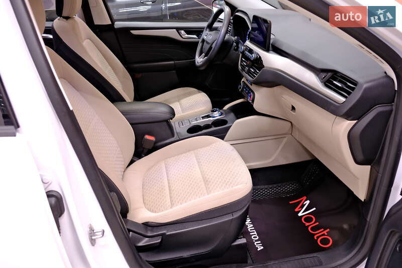 Внедорожник / Кроссовер Ford Escape 2021 в Одессе