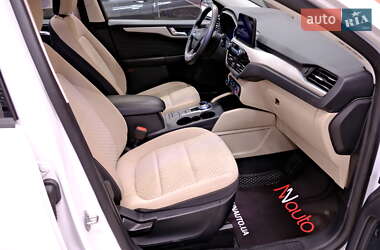 Внедорожник / Кроссовер Ford Escape 2021 в 