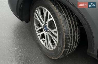 Внедорожник / Кроссовер Ford Escape 2021 в 