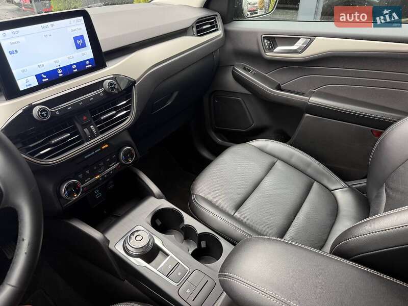 Внедорожник / Кроссовер Ford Escape 2021 в Ровно