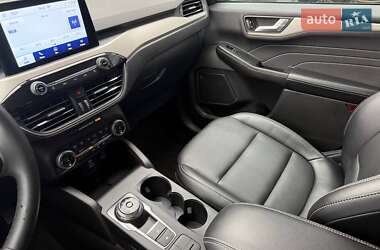 Внедорожник / Кроссовер Ford Escape 2021 в 