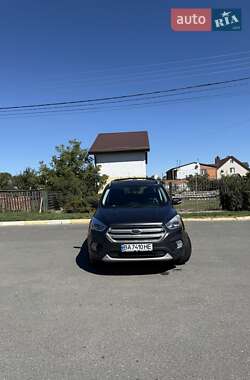 Внедорожник / Кроссовер Ford Escape 2017 в 