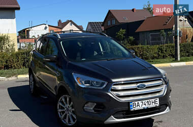 Внедорожник / Кроссовер Ford Escape 2017 в 