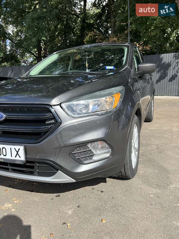 Внедорожник / Кроссовер Ford Escape 2018 в Киеве