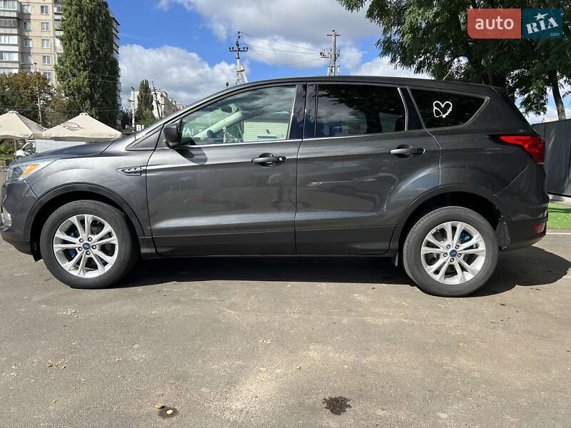 Внедорожник / Кроссовер Ford Escape 2018 в Киеве