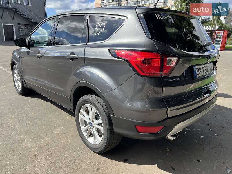 Внедорожник / Кроссовер Ford Escape 2018 в Киеве