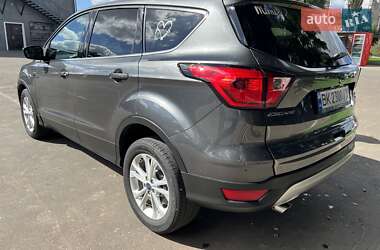 Позашляховик / Кросовер Ford Escape 2018 в 