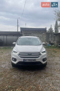 Внедорожник / Кроссовер Ford Escape 2019 в Броварах