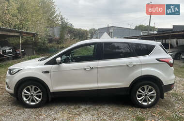 Внедорожник / Кроссовер Ford Escape 2019 в 