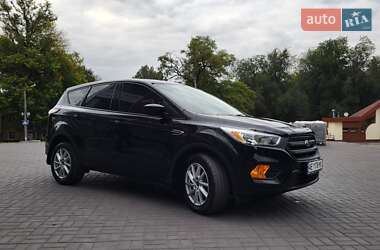 Внедорожник / Кроссовер Ford Escape 2017 в 