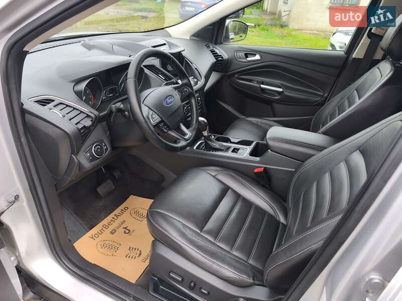 Внедорожник / Кроссовер Ford Escape 2017 в Стрые