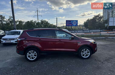 Внедорожник / Кроссовер Ford Escape 2017 в 