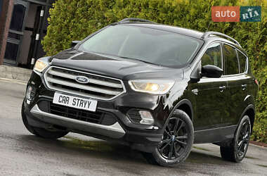Внедорожник / Кроссовер Ford Escape 2018 в 