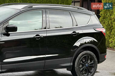 Внедорожник / Кроссовер Ford Escape 2018 в 