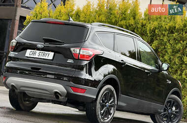 Внедорожник / Кроссовер Ford Escape 2018 в 