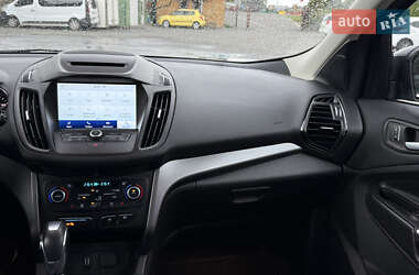 Внедорожник / Кроссовер Ford Escape 2018 в 