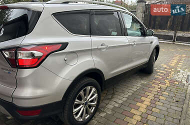 Внедорожник / Кроссовер Ford Escape 2017 в 