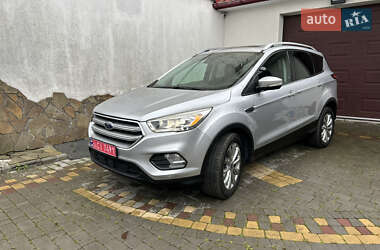 Внедорожник / Кроссовер Ford Escape 2017 в 