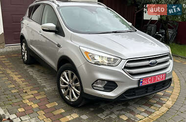 Внедорожник / Кроссовер Ford Escape 2017 в 