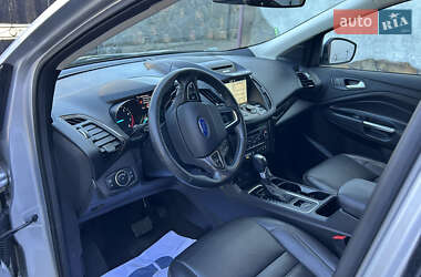 Внедорожник / Кроссовер Ford Escape 2017 в 