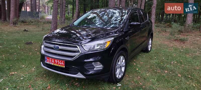 Позашляховик / Кросовер Ford Escape 2017 в Дубні