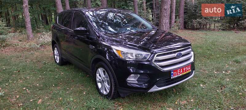Позашляховик / Кросовер Ford Escape 2017 в Дубні