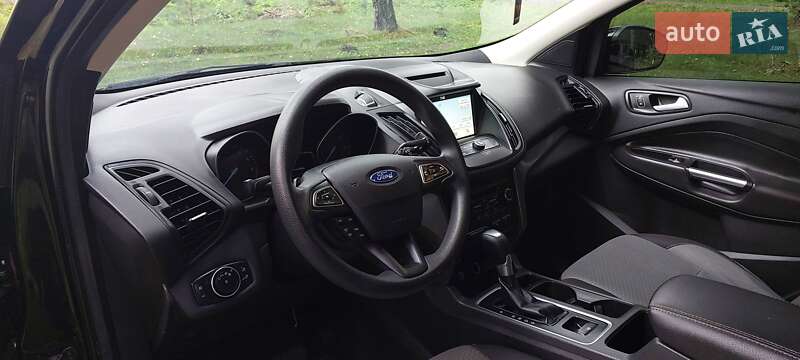 Позашляховик / Кросовер Ford Escape 2017 в Дубні